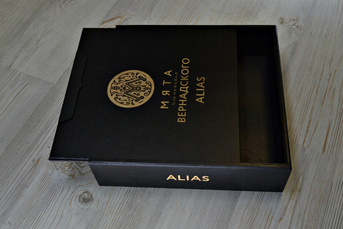 Коробка для игры "Alias" черная